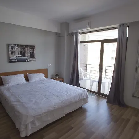 Hotel Heights *