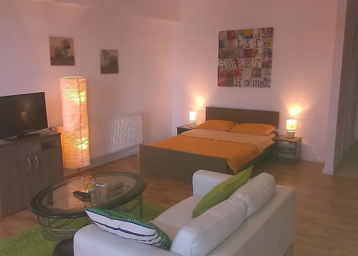 Готель Heights *